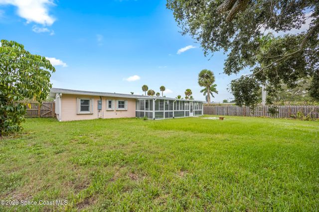 138 W Pasco Lane, Cocoa Beach, FL 32931