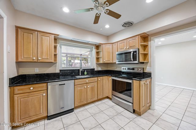 138 W Pasco Lane, Cocoa Beach, FL 32931
