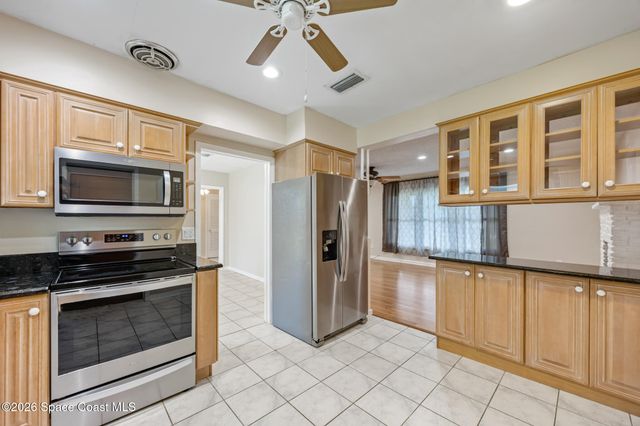 138 W Pasco Lane, Cocoa Beach, FL 32931