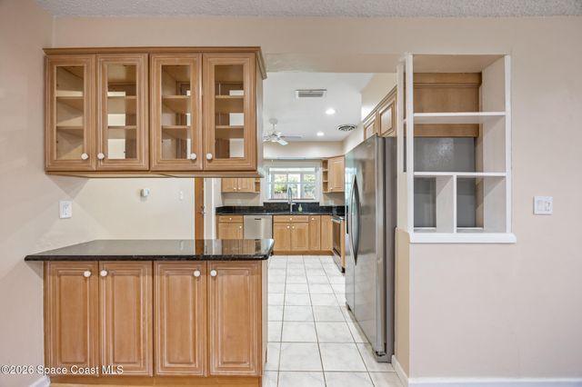 138 W Pasco Lane, Cocoa Beach, FL 32931