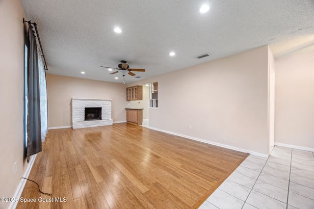 138 W Pasco Lane, Cocoa Beach, FL 32931