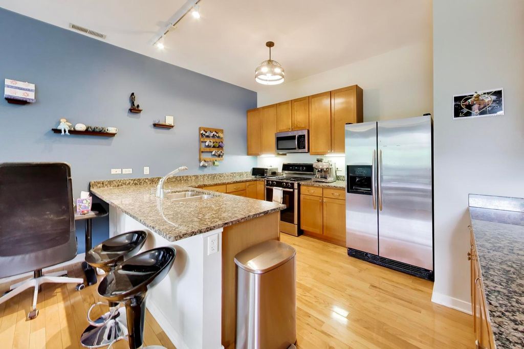 3735 N Wolcott Avenue 11, Chicago, IL 60613 — photo 5