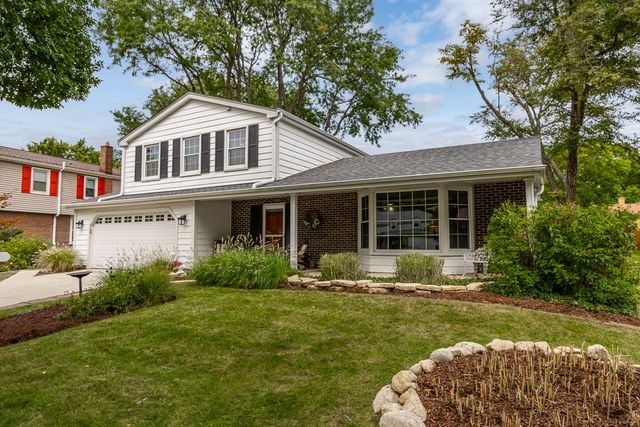 601 Menominee Lane, Naperville, IL 60563
