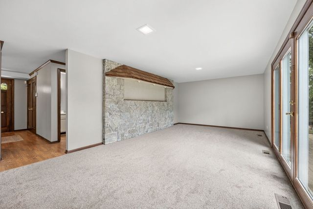 601 Menominee Lane, Naperville, IL 60563