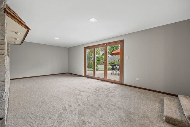 601 Menominee Lane, Naperville, IL 60563