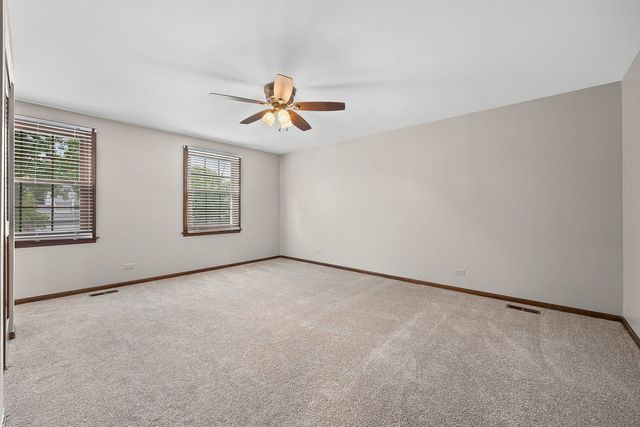 601 Menominee Lane, Naperville, IL 60563
