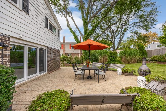 601 Menominee Lane, Naperville, IL 60563