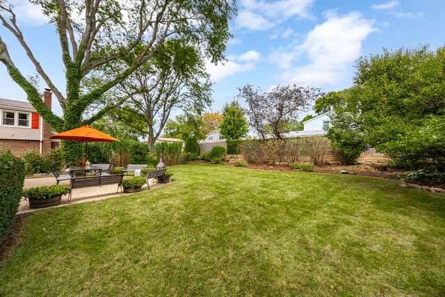 601 Menominee Lane, Naperville, IL 60563