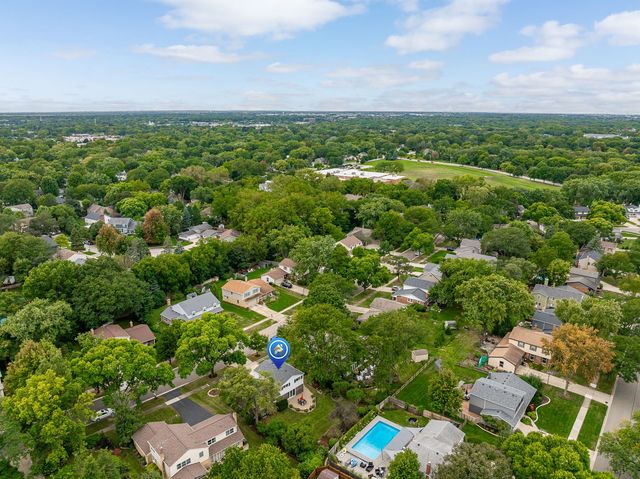 601 Menominee Lane, Naperville, IL 60563