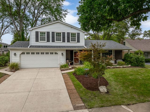 601 Menominee Lane, Naperville, IL 60563