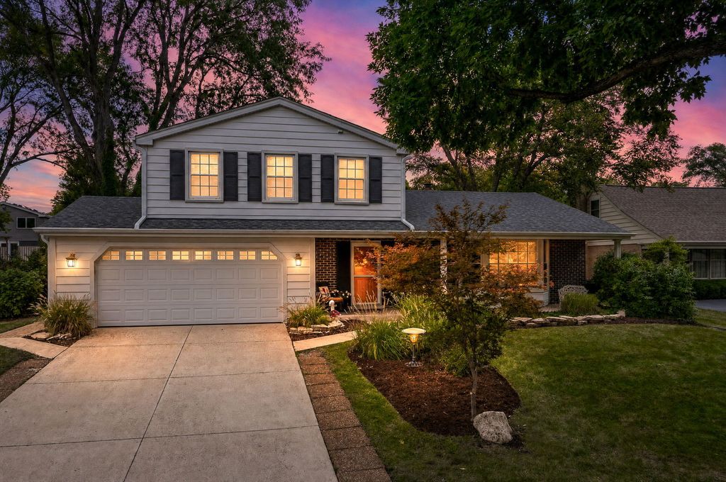 601 Menominee Lane, Naperville, IL 60563