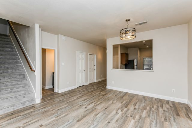 128 Dodge City Court, Newark, TX 76071