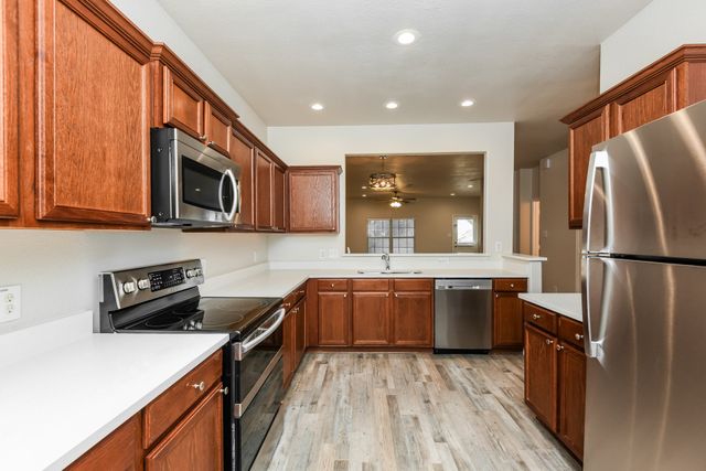 128 Dodge City Court, Newark, TX 76071