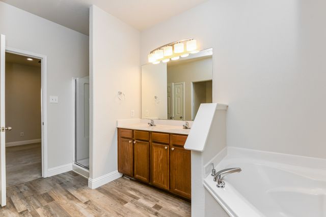 128 Dodge City Court, Newark, TX 76071