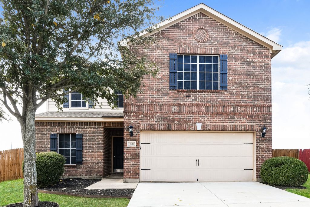 128 Dodge City Court, Newark, TX 76071