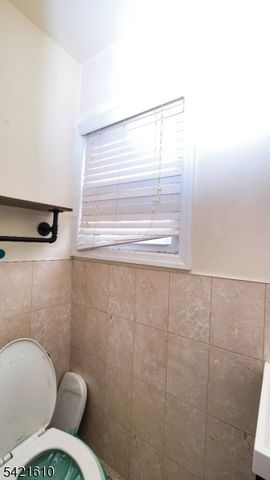 824 Chestnut St, Roselle Boro, NJ 07203