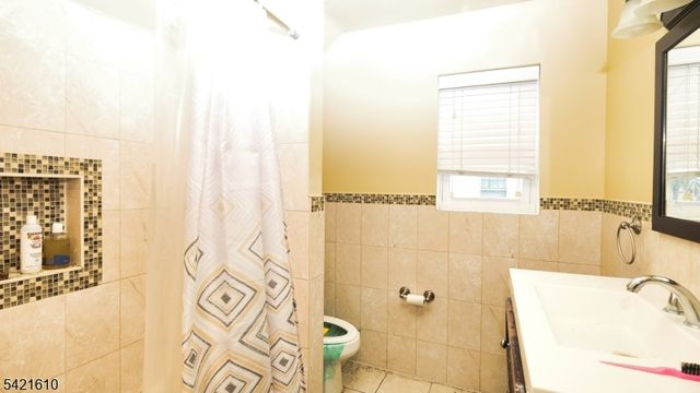 824 Chestnut St, Roselle Boro, NJ 07203