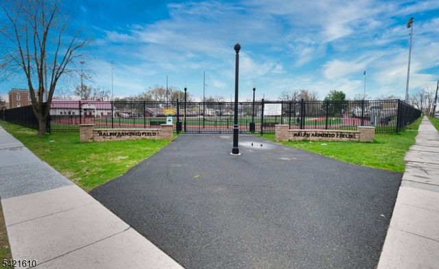 824 Chestnut St, Roselle Boro, NJ 07203