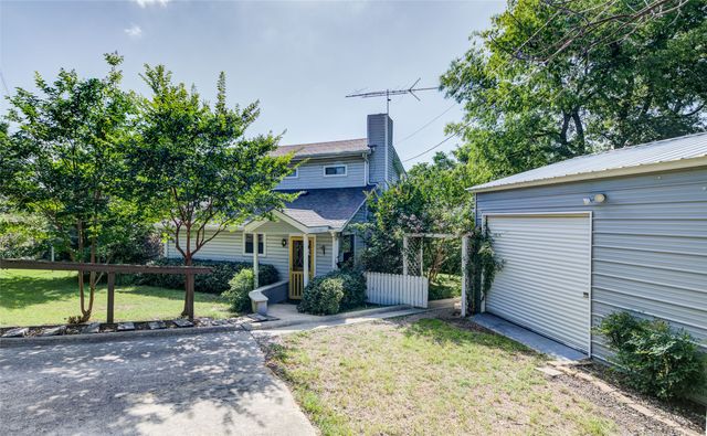 402 Aqua Way, Lake Bridgeport, TX 76426