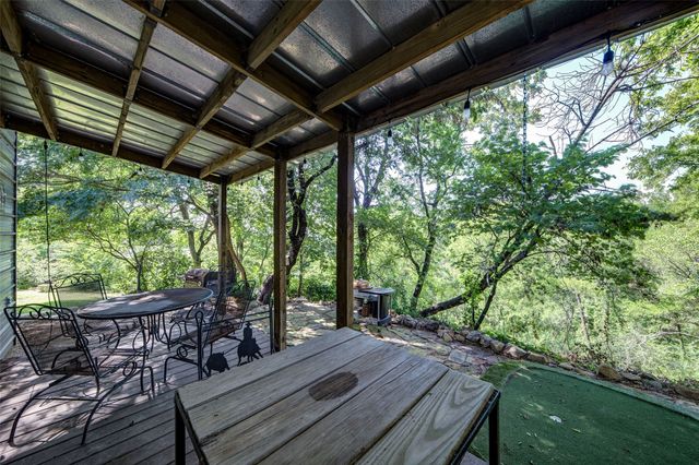 402 Aqua Way, Lake Bridgeport, TX 76426