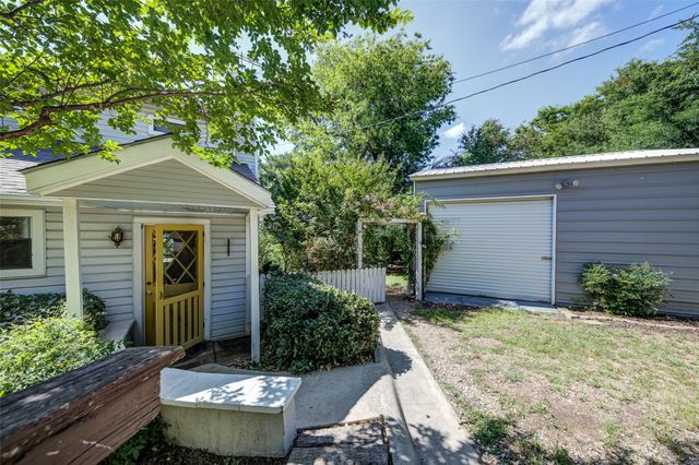 402 Aqua Way, Lake Bridgeport, TX 76426
