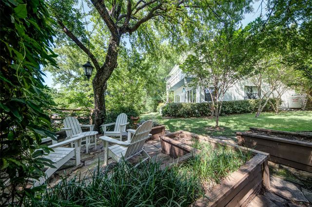 402 Aqua Way, Lake Bridgeport, TX 76426