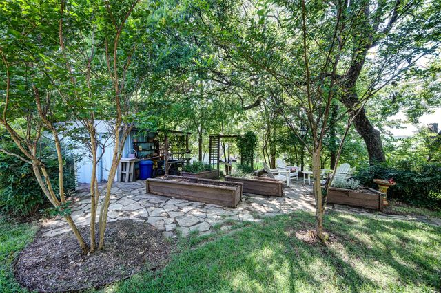 402 Aqua Way, Lake Bridgeport, TX 76426