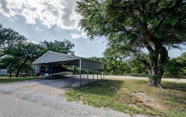 402 Aqua Way, Lake Bridgeport, TX 76426