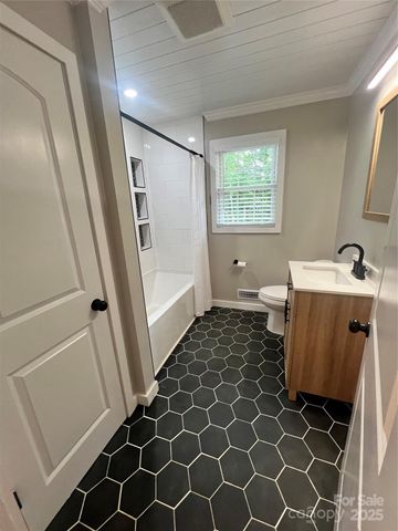 800 Charles Road, Shelby, NC 28150