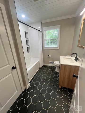 800 Charles Road, Shelby, NC 28150