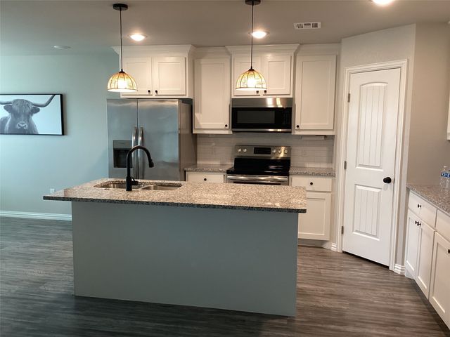 122 NORTH MEADOWS Street, Pottsboro, TX 75076