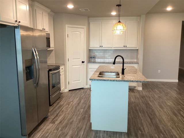 122 NORTH MEADOWS Street, Pottsboro, TX 75076
