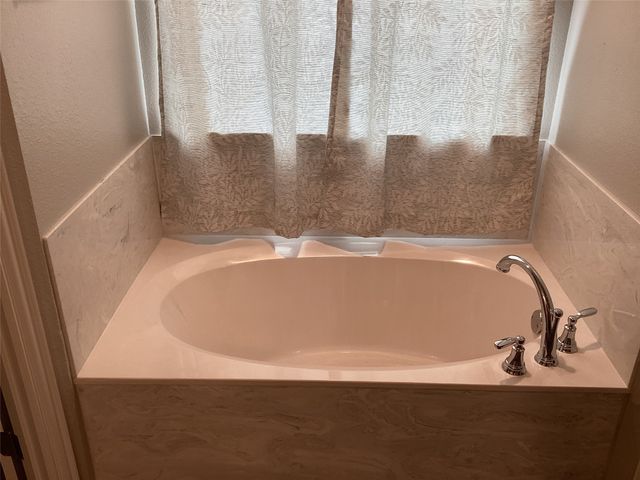 122 NORTH MEADOWS Street, Pottsboro, TX 75076