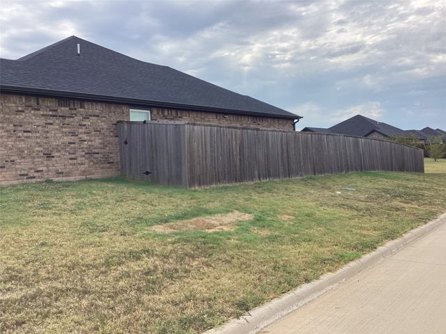 122 NORTH MEADOWS Street, Pottsboro, TX 75076