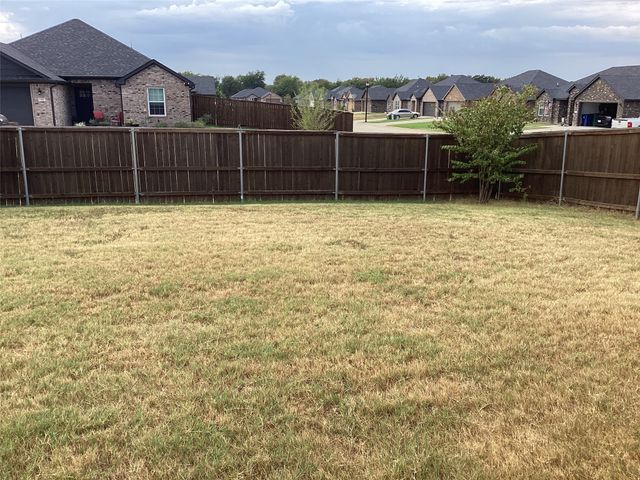 122 NORTH MEADOWS Street, Pottsboro, TX 75076