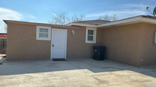 1305 N 1st, Carrizo Springs, TX 78834