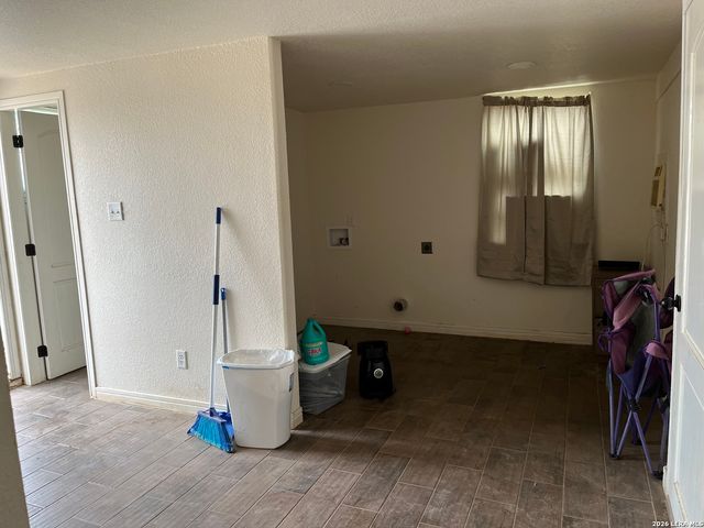 1305 N 1st, Carrizo Springs, TX 78834