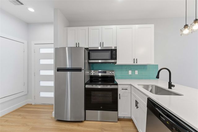 5420 Elysian Street D, Houston, TX 77009