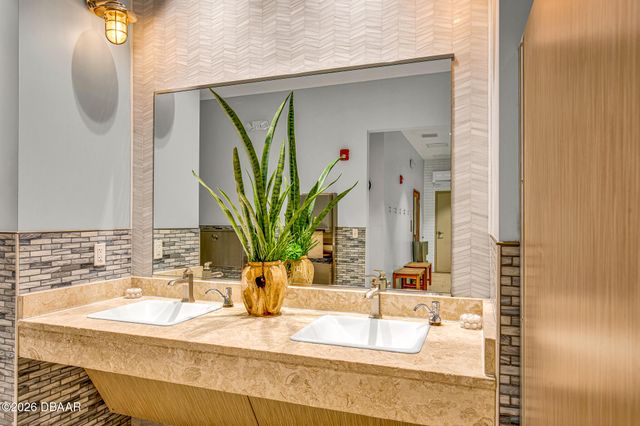 233 Island Breeze Avenue, Daytona Beach, FL 32124