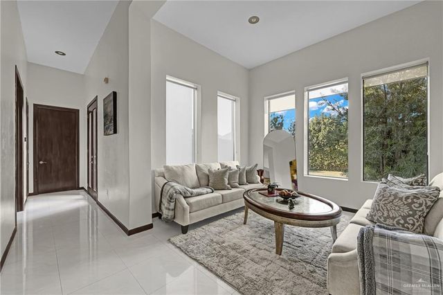 1010 Red River Street, Mission, TX 78572