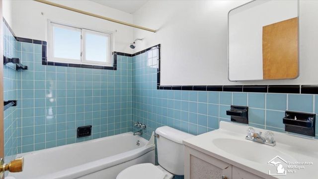 13144 Wesley Street, Southgate, MI 48195