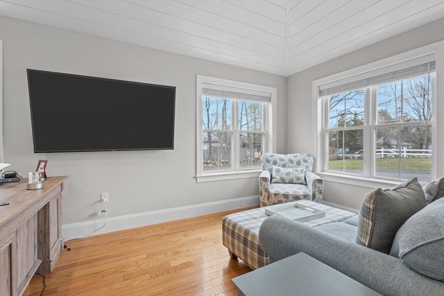 4 Goodspeed Ln A, Easton, MA 02375