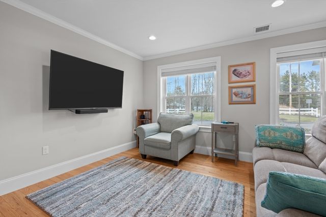 4 Goodspeed Ln A, Easton, MA 02375