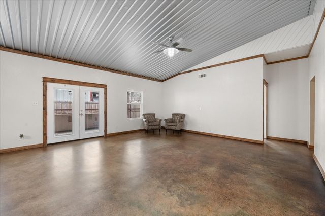 330 Southern Oaks Drive, Streetman, TX 75859