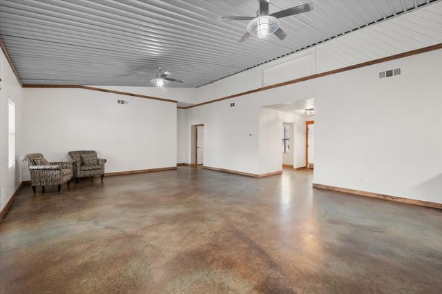 330 Southern Oaks Drive, Streetman, TX 75859