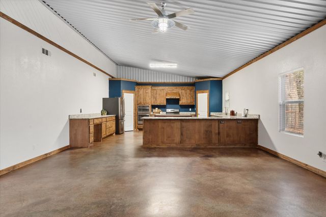 330 Southern Oaks Drive, Streetman, TX 75859