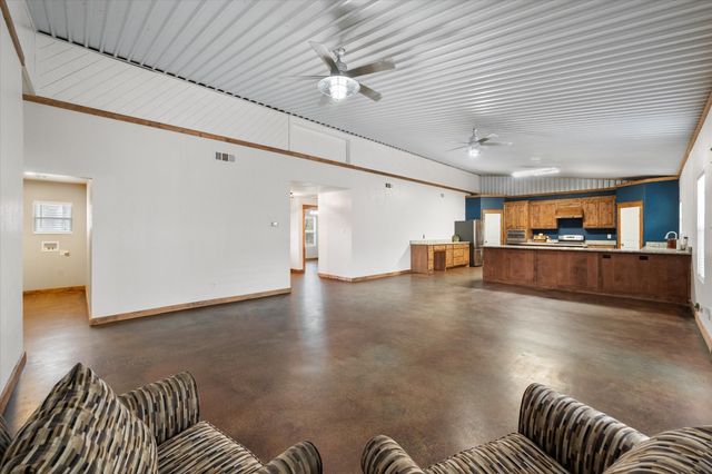 330 Southern Oaks Drive, Streetman, TX 75859