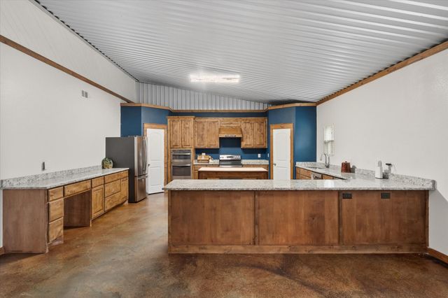 330 Southern Oaks Drive, Streetman, TX 75859