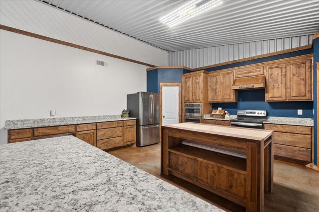 330 Southern Oaks Drive, Streetman, TX 75859