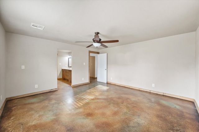 330 Southern Oaks Drive, Streetman, TX 75859